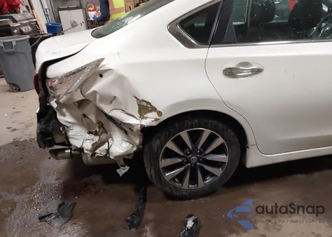 2017 Nissan Altima 2.5 Sv z USA, uszkodzony, nr VIN 1N4AL3AP7HC160272